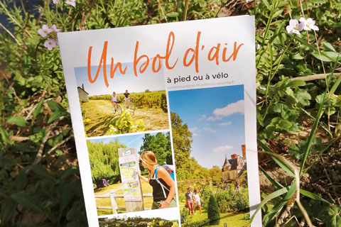 Un bol d’air : nouvelle brochure de l’Office de Tourisme Montlouis-Vouvray Touraine Val de Loire.