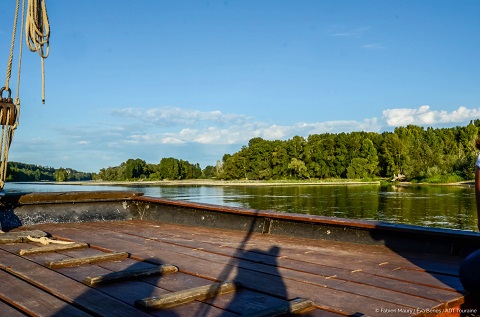 La Loire, d’une rive à l’autre : navette fluviale entre Montlouis et Vouvray.